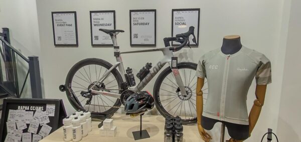 Screenshot Rapha Cycle Club Amsterdam op Google Maps.